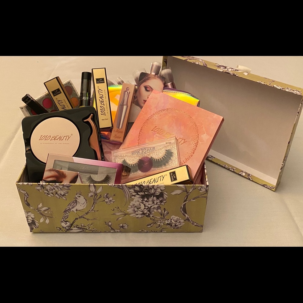 Make Up Gift Box
